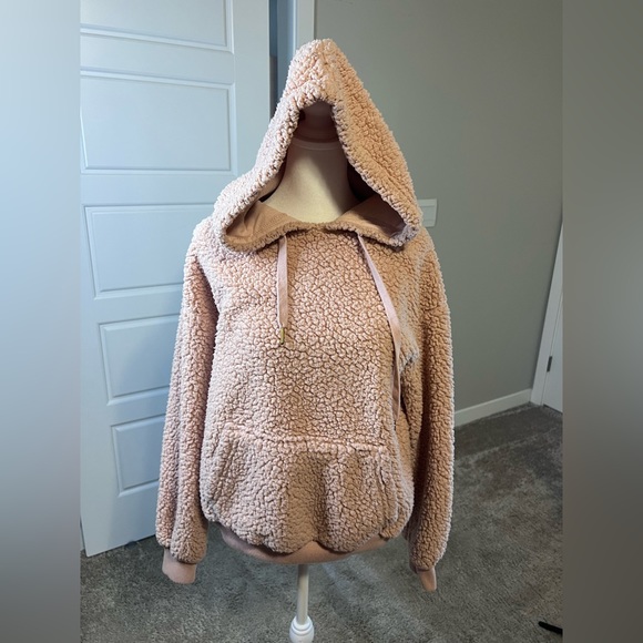 Weekend Edition Super Soft Sherpa Hoodie, Size S/P - Picture 1 of 6